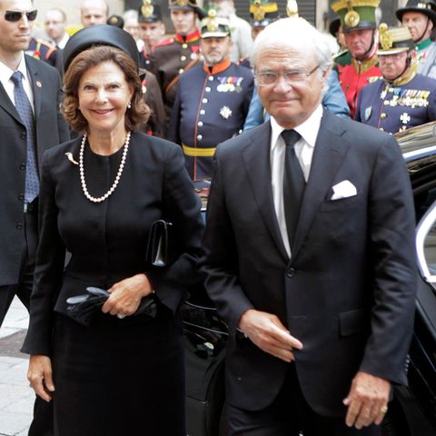 Keine Extrawürste für das schwedische Königspaar: Weil kein Tisch frei war, wurden Silvia und Carl Gustaf abgewiesen.