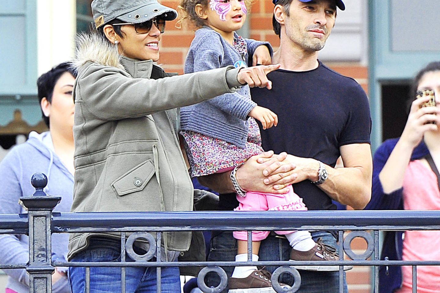 Halle Berry wollte mit Tochter Nahla und ihrem Verlobten Olivier Martinez nach Frankreich ziehen