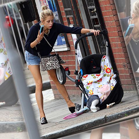 Peaches Geldof: Sie telefoniert, während ihr Baby aus dem Buggy fällt