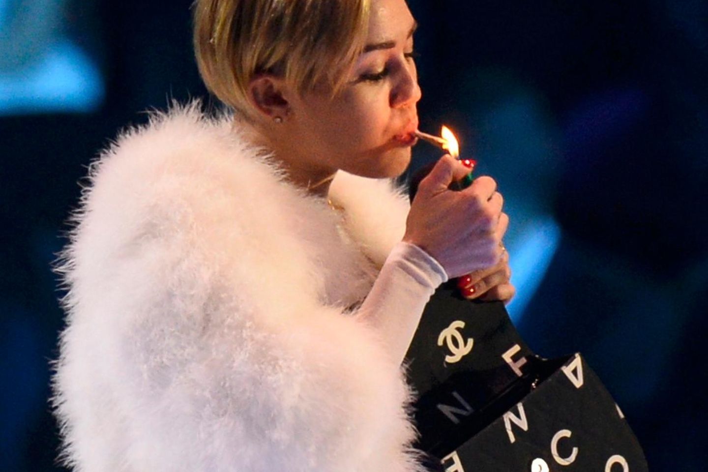 MTV Europe Music Awards 2013: Miley Cyrus mit Joint