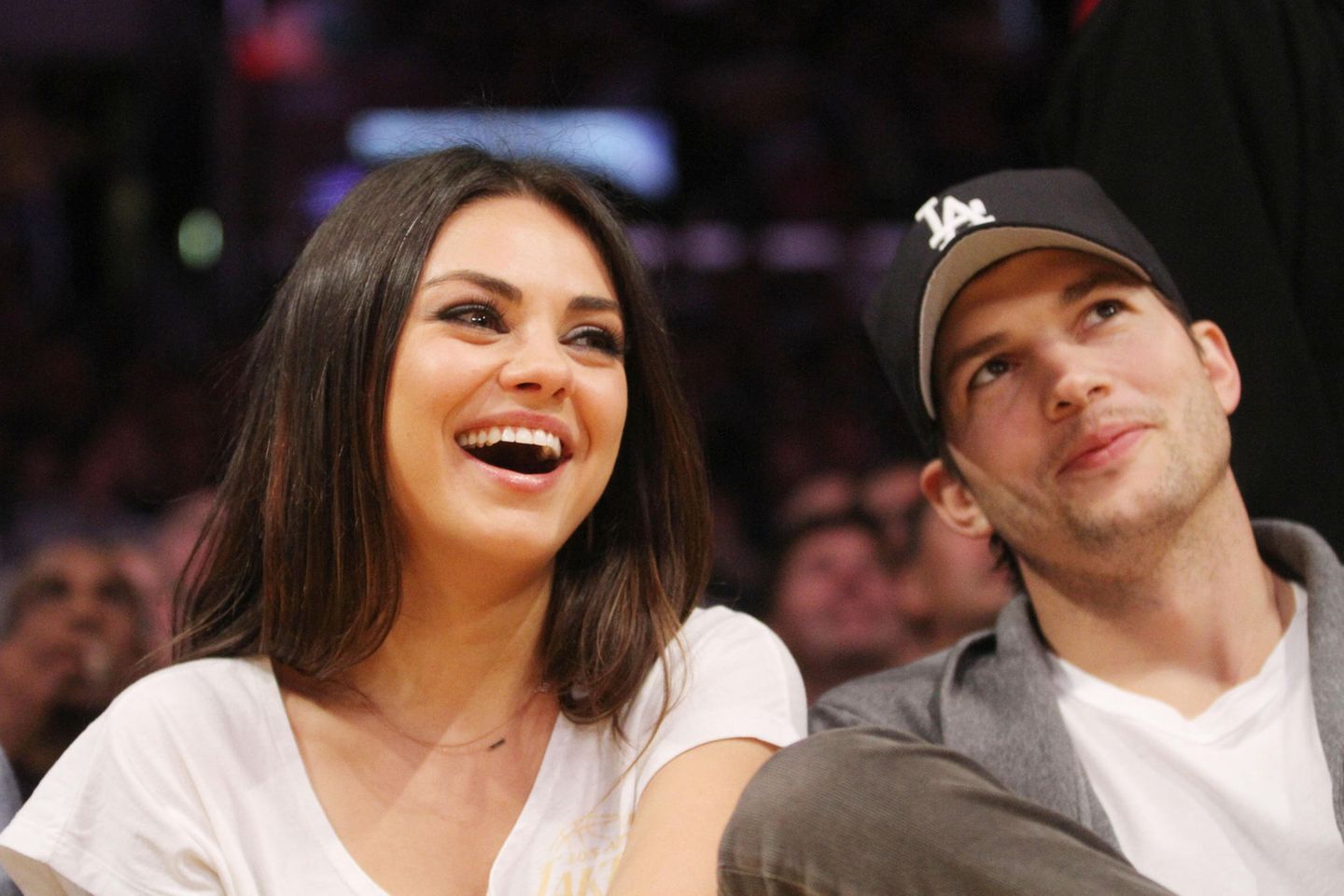 Two And A Half Men Ashton Kutcher Gesteht Mila Kunis Seine Liebe