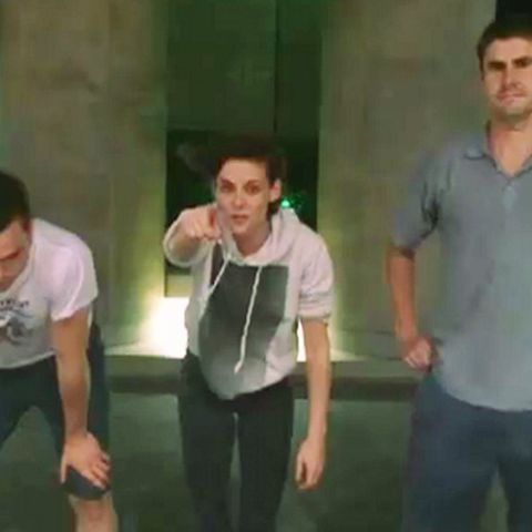 Kristen Stewart stellt sich der Ice Bucket Challenge