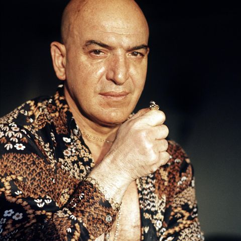 Telly Savalas als Lieutenant Theo Kojak