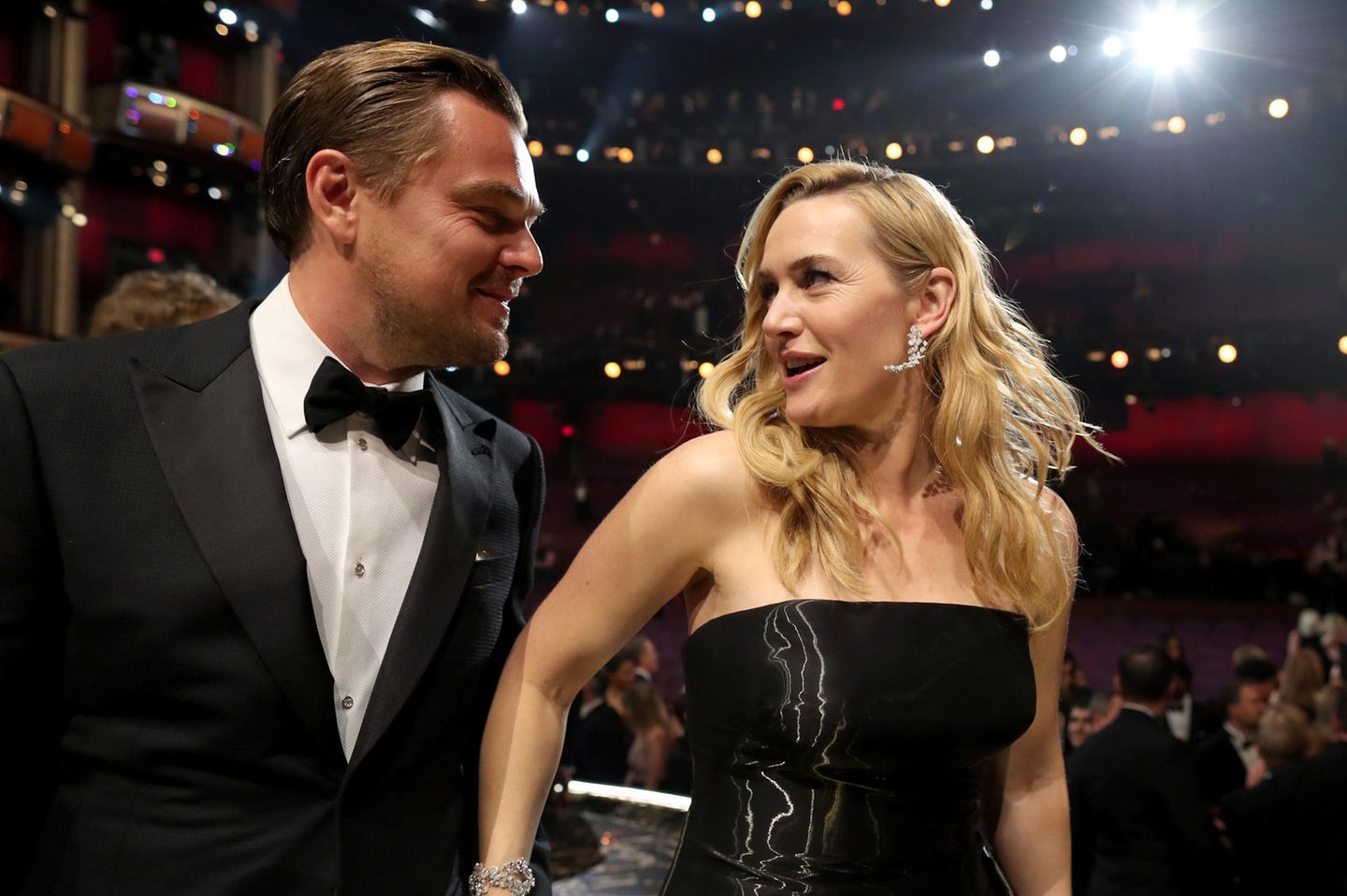 Kate Winslet sieht Leonardo DiCaprio nach 3 Jahren wieder und vergießt  Tränen