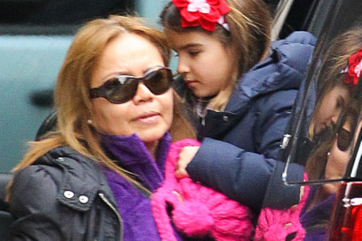 Katie Holmes heuert angeblich Doppelgängerin für Suri an