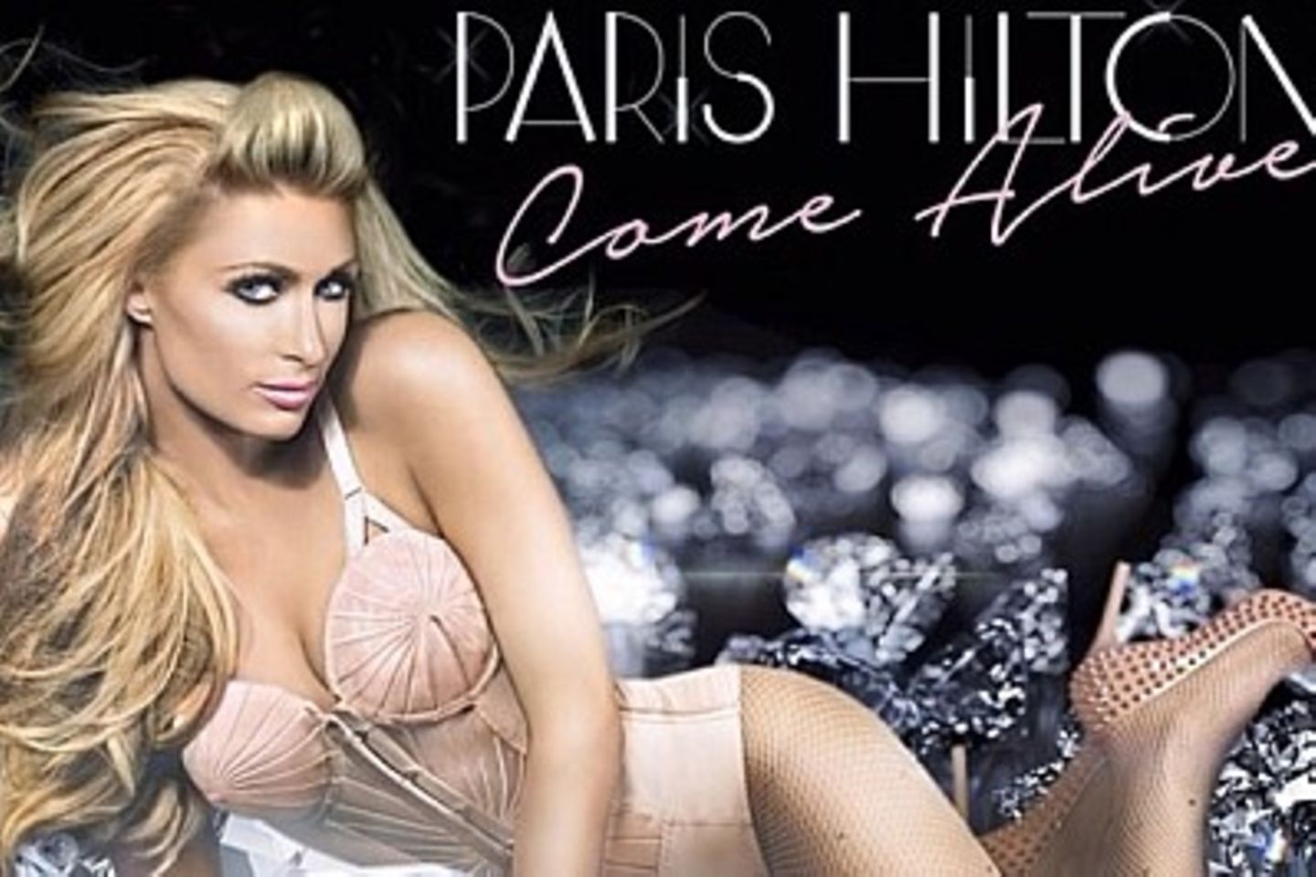 Oh nein! Paris Hilton singt wieder