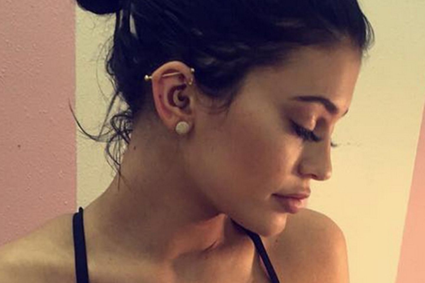 Kylie jenner sale forward helix piercing