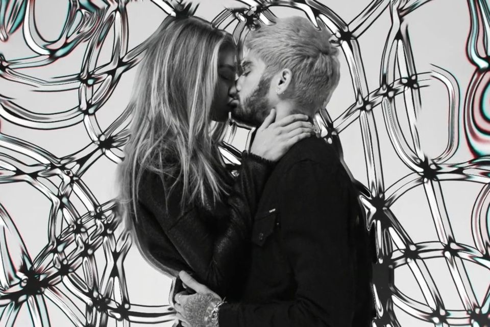 Zayn Malik und Gigi Hadid Im Video zu 'Pillowtalk' geht es heiß her