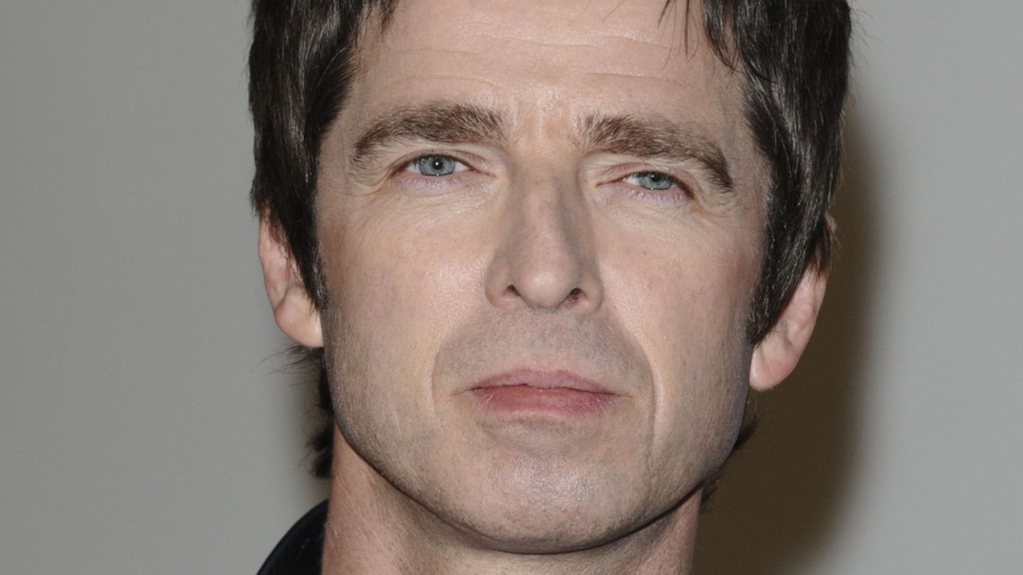 Noel Gallagher Widmet Seiner Verstorbenen Freundin Caroline Aherne