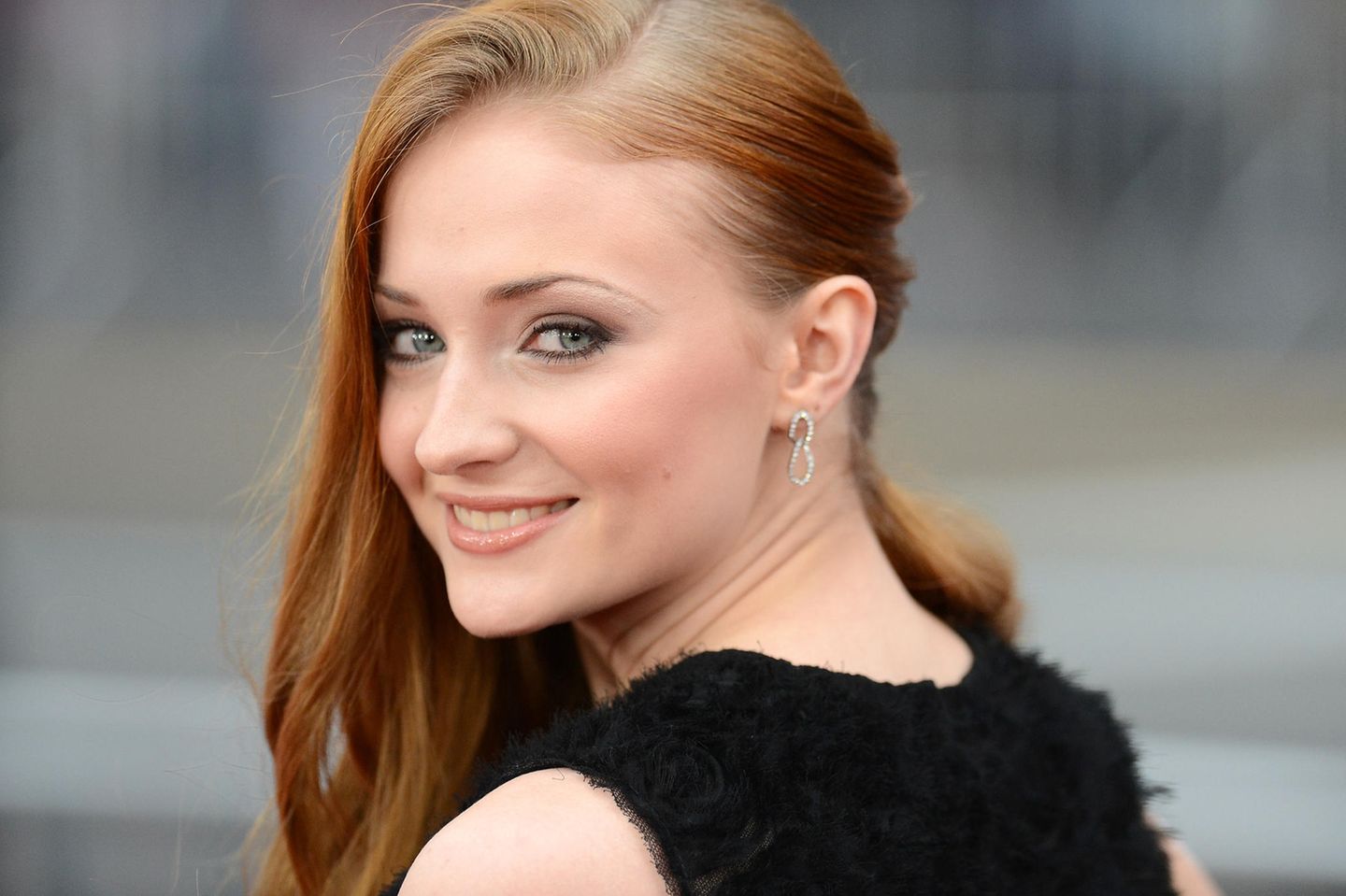 „Game Of Thrones“-Star Sophie Turner Zeigt Ihre Riesige Babykugel