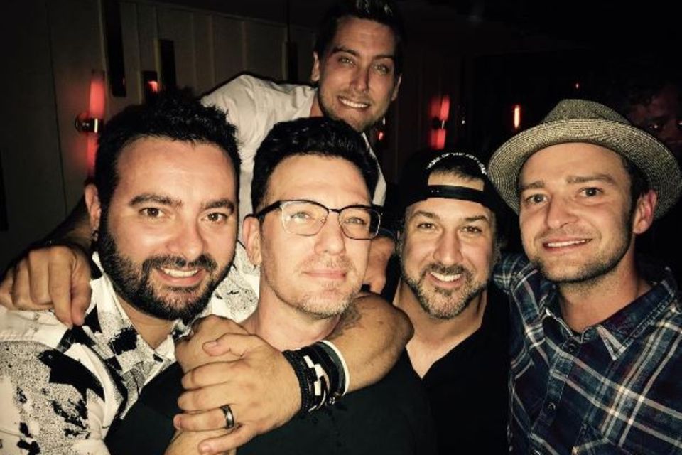 *NSYNC sangen sich in die Herzen der Teenies.
