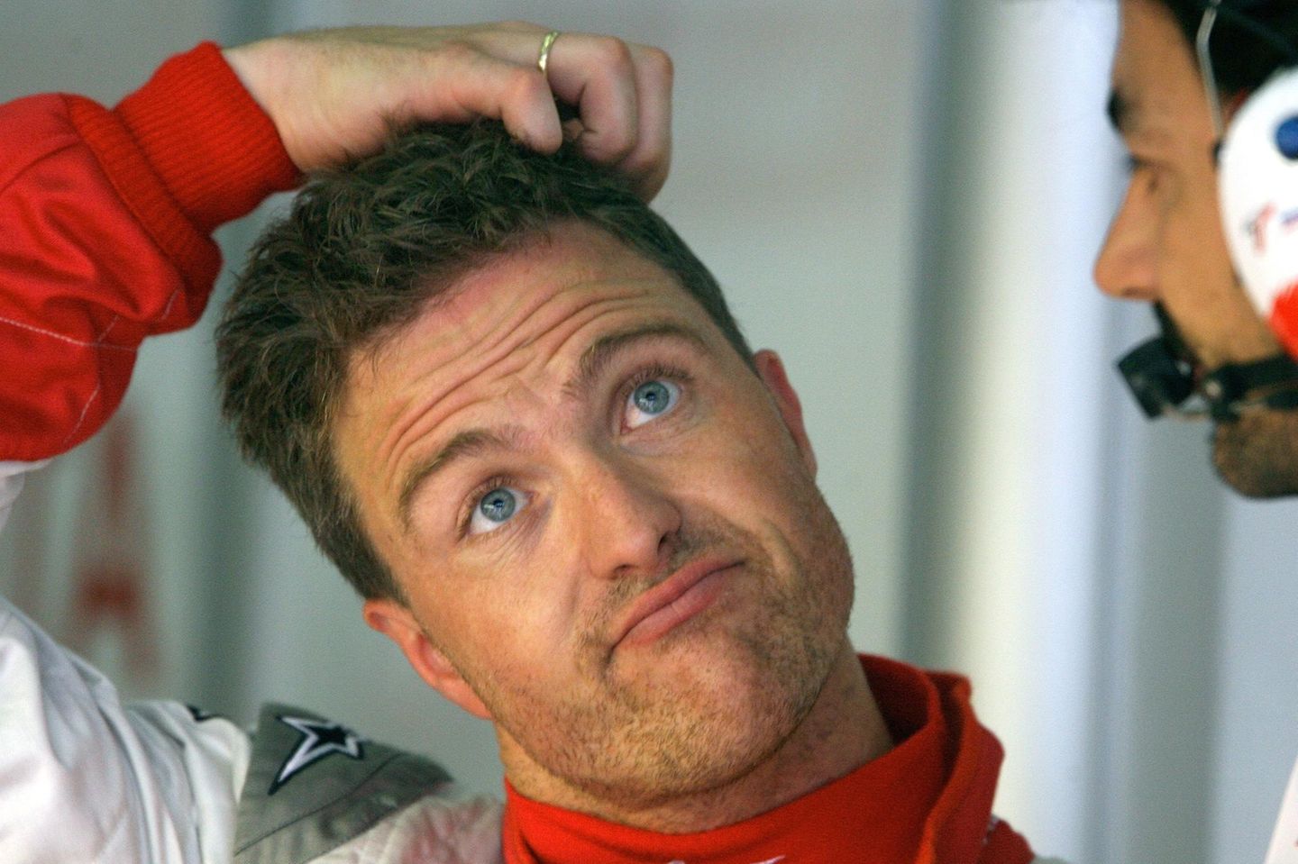 ARCHIV - Der deutsche Rennfahrer Ralf Schumacher am Rande des Trainings für den Großen Preis von Europa auf dem Nürburgring (Ar…
