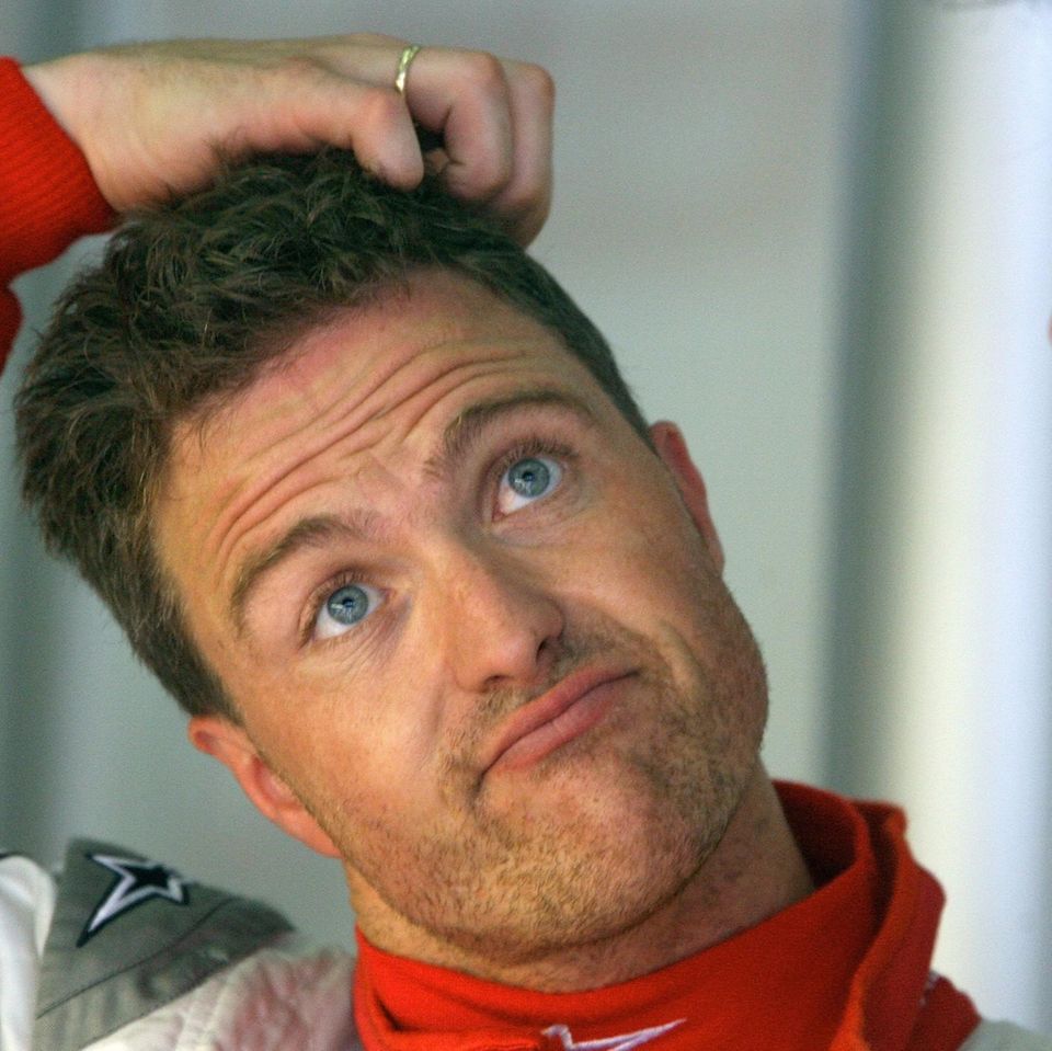 ARCHIV - Der deutsche Rennfahrer Ralf Schumacher am Rande des Trainings für den Großen Preis von Europa auf dem Nürburgring (Ar…