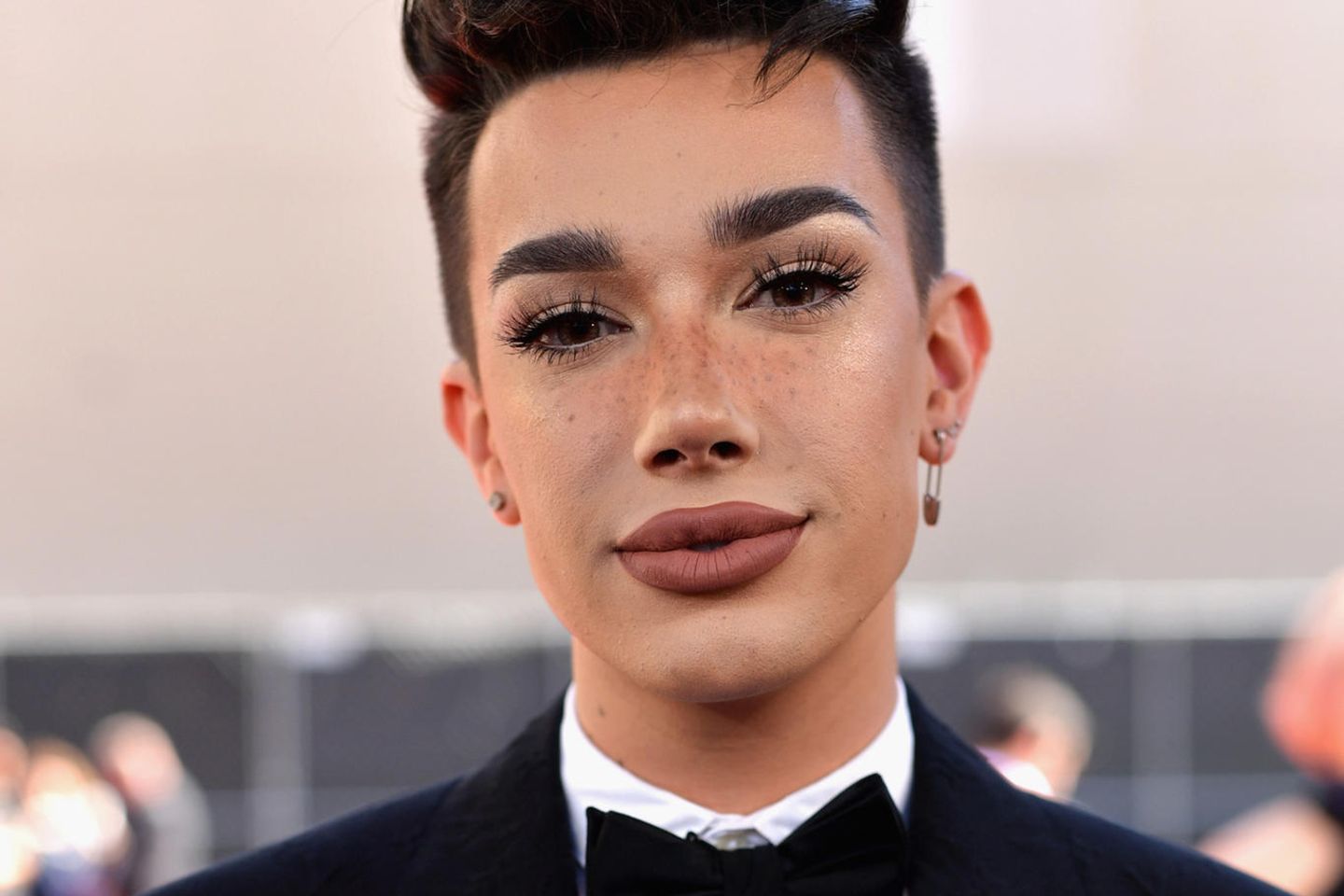 Wegen Sex-Vorwürfen: Youtube-Star James Charles verliert 2 Millionen  Follower