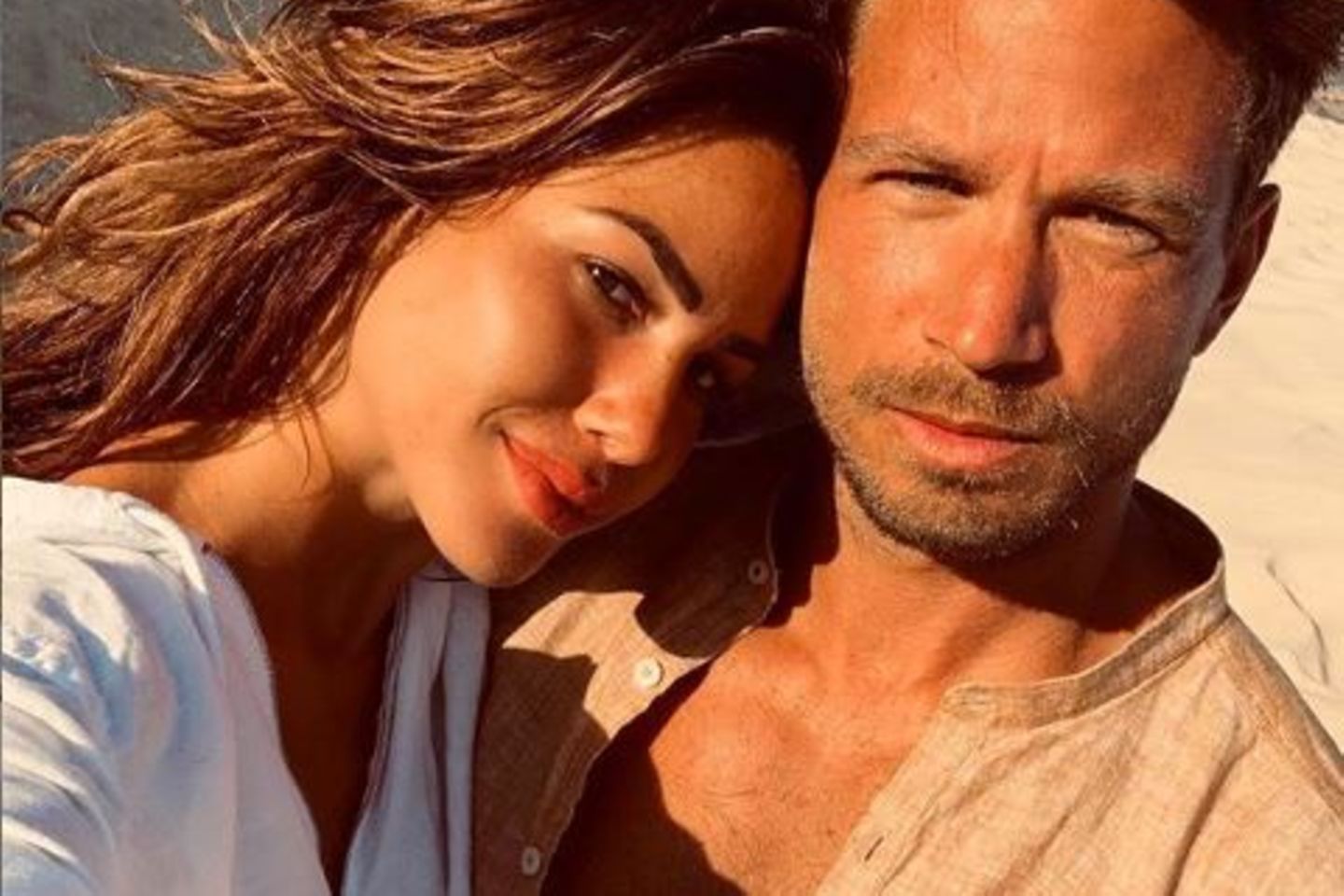 Angelina Heger und Sebastian Pannek sind frisch verliebt. "Wir", schreibt die 27-Jährige zu dem Selfie. (Quelle: instagram.com/…