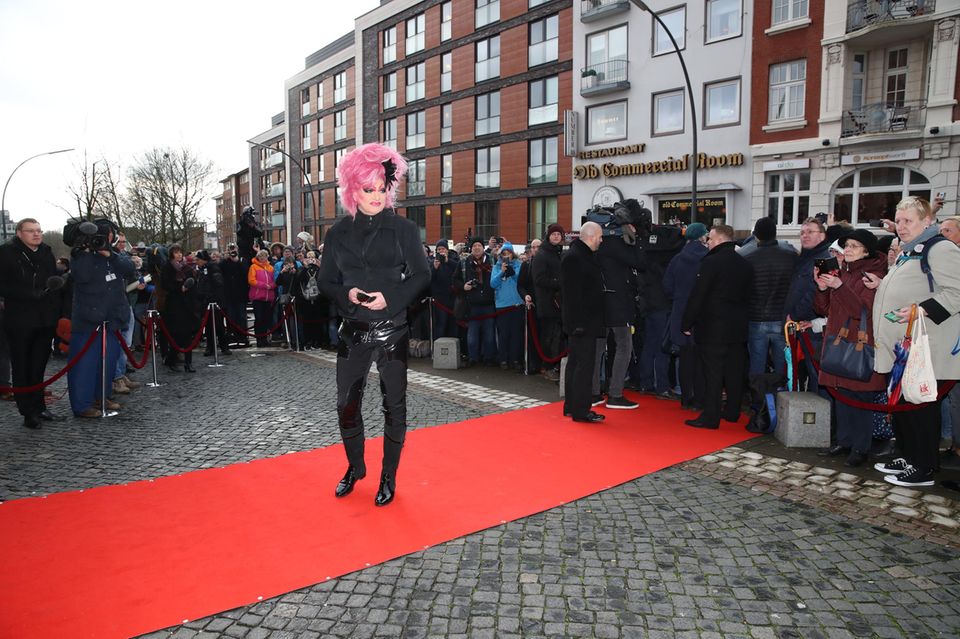 Abschied Von Jan Fedder: Diese Promis Besuchten Die Trauerfeier In Hamburg