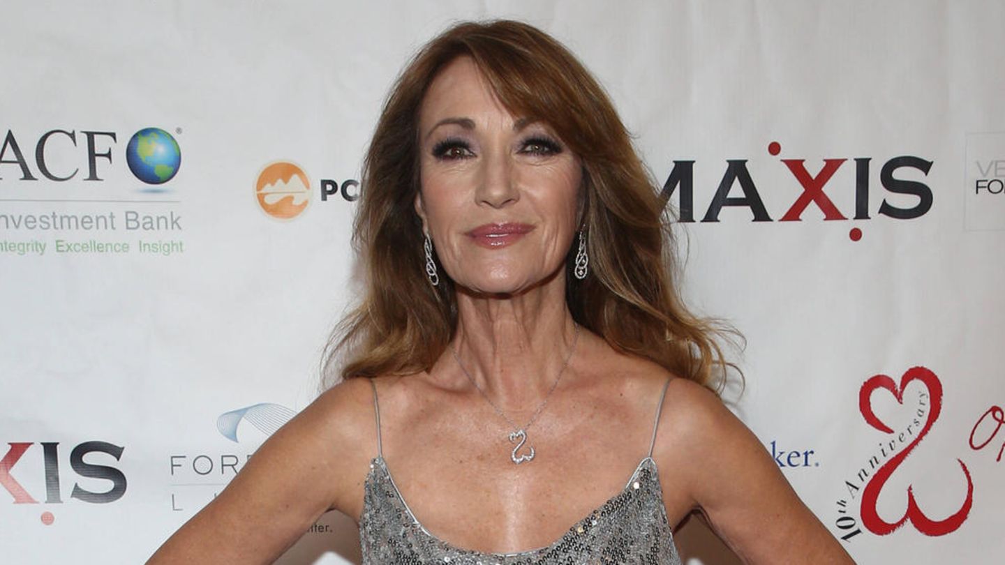 Jane Seymour ExBondGirl teilt seltenen Schnappschuss mit allen vier