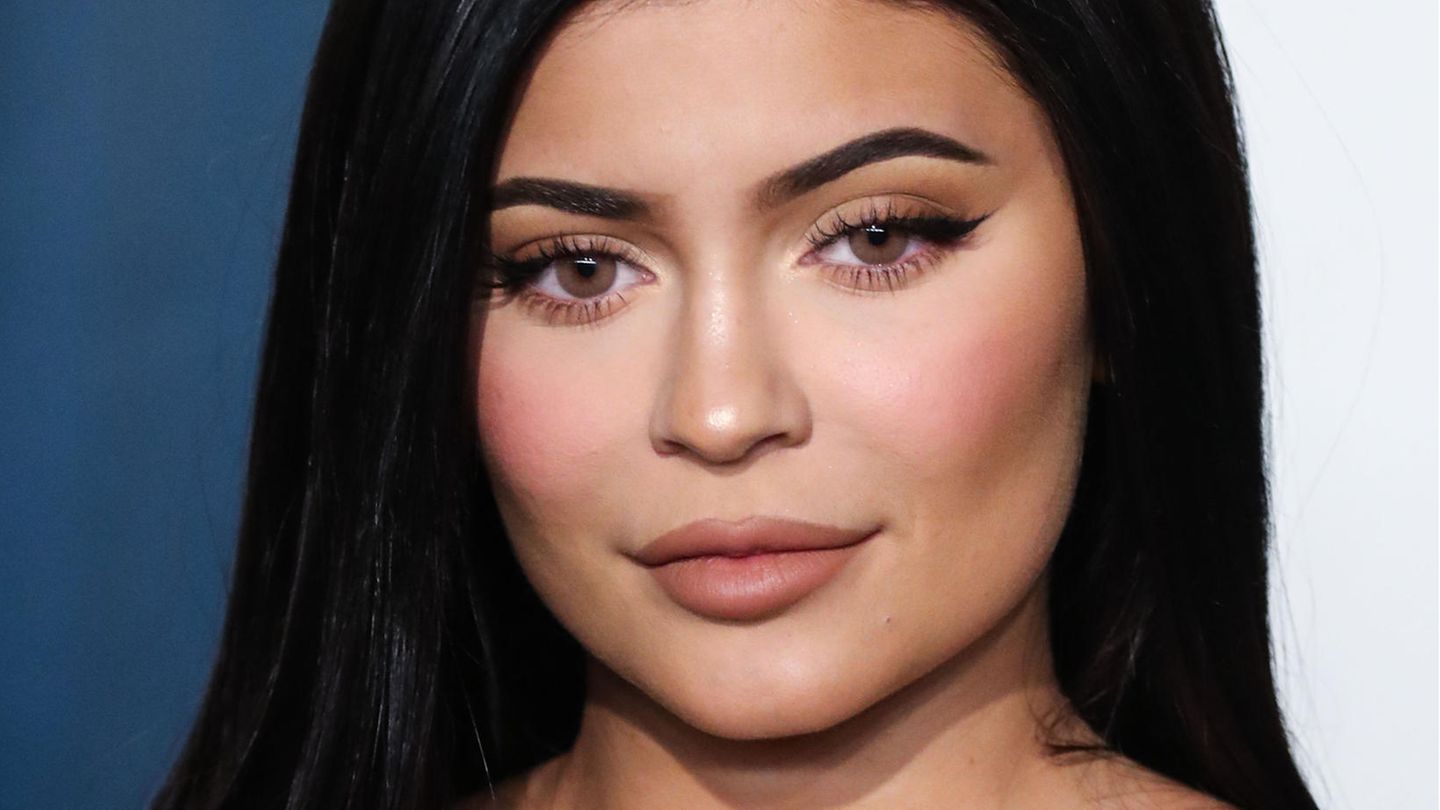 Kylie Jenner zeigt sich komplett „oben ohne“