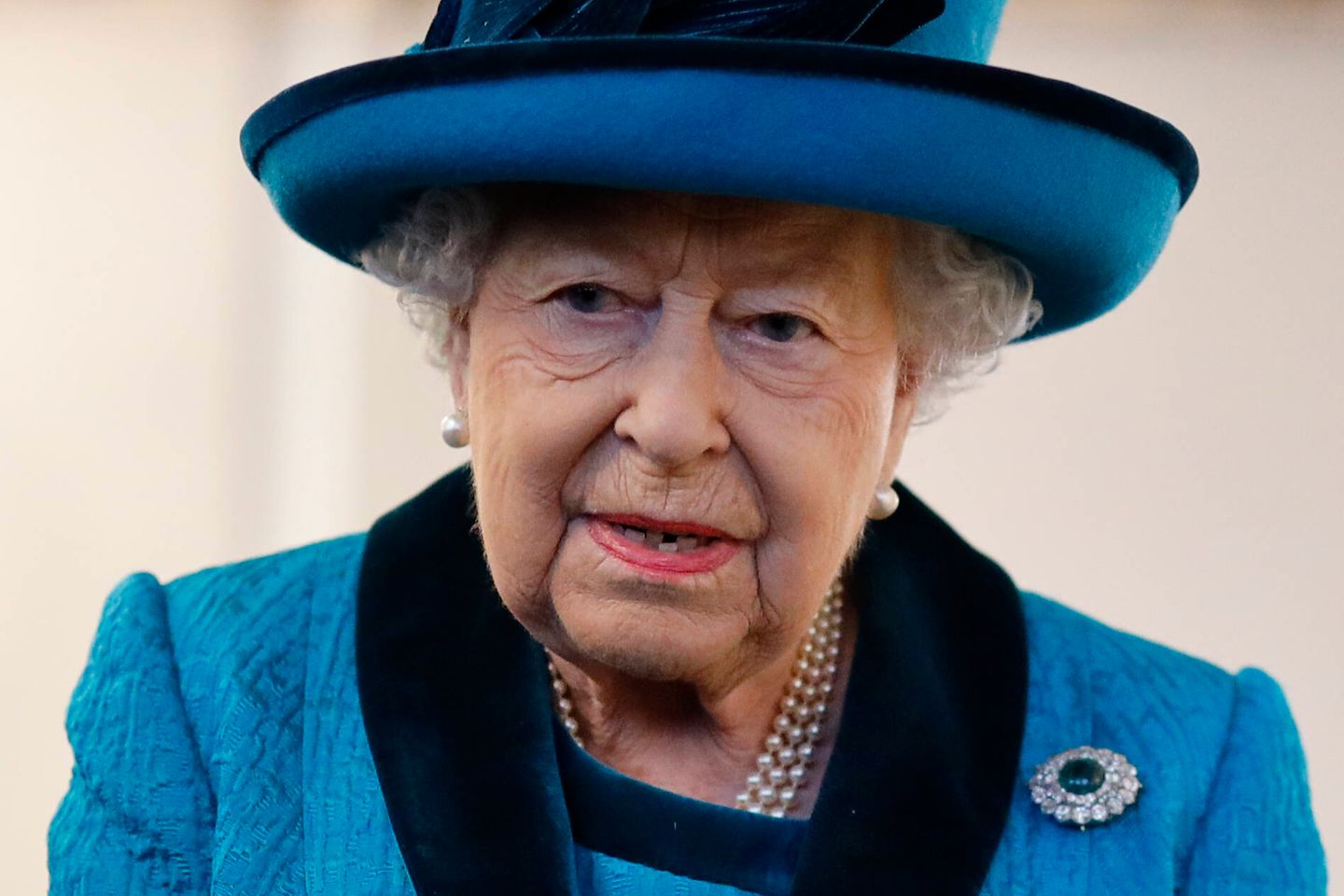 Entertainment Bilder des Tages . 26/11/2019. London, United Kingdom. Queen Elizabeth II during a visit to the Royal Philatelic …