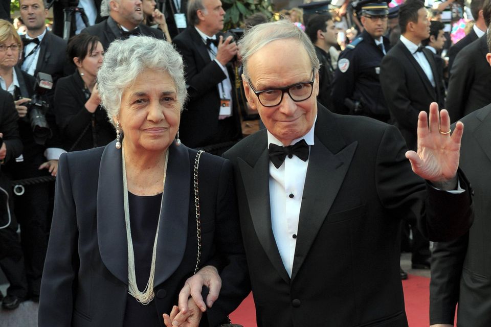 Bildnummer: 58009273 Datum: 18.05.2012 Copyright: imago/Milestone Media Ennio Morricone mit Ehefrau - 65. Internationale Fil…