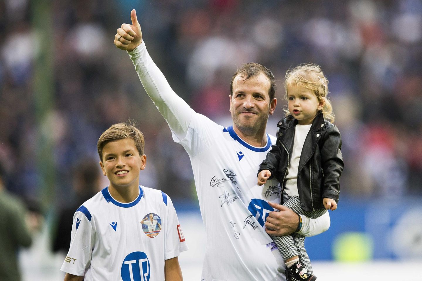 Rafael VAN DER VAART waves with daughter Jesslynn (right) and son Damian. Rafael VAN DER VAART
