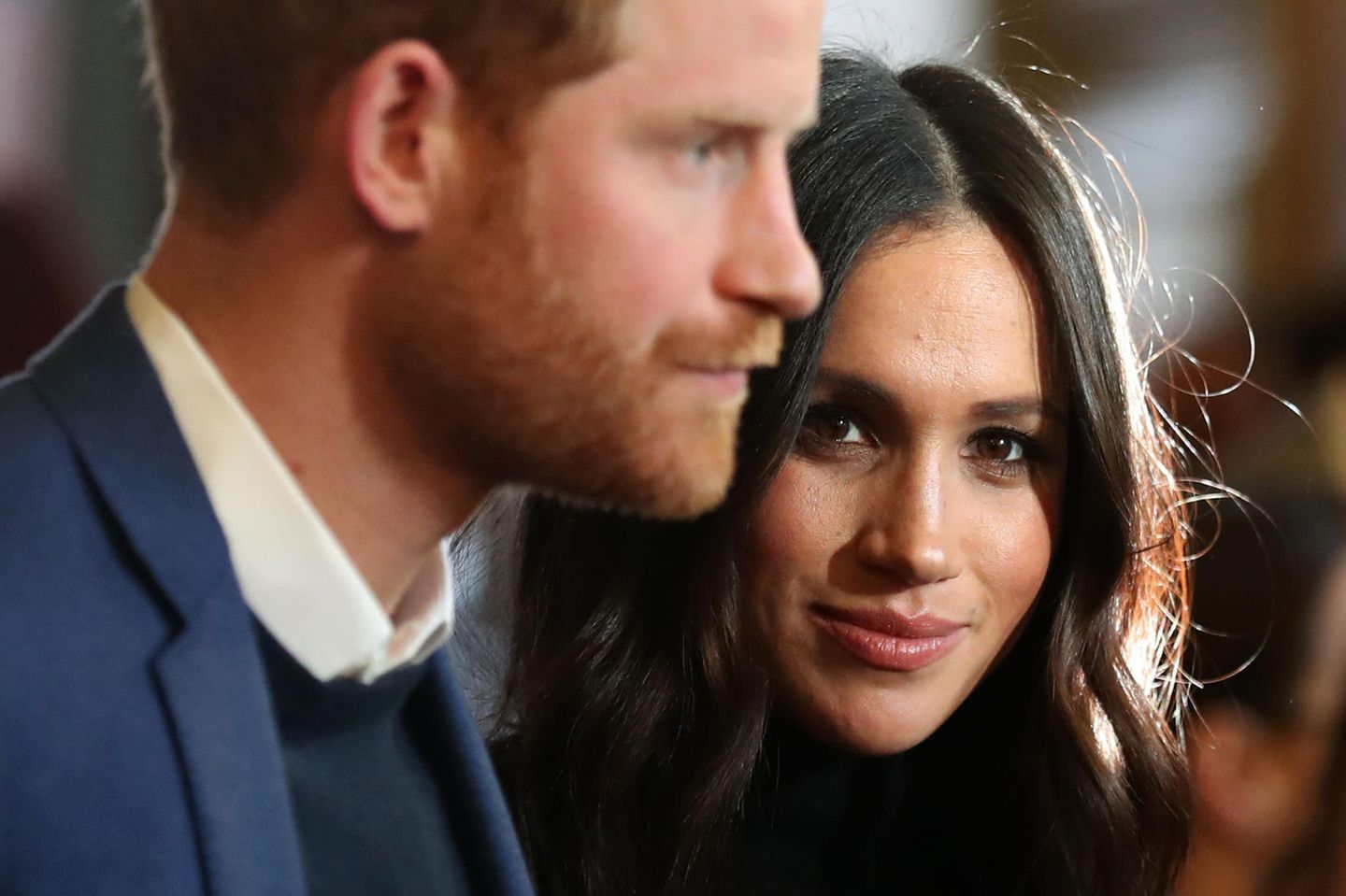 ARCHIV - 13.02.2018, Großbritannien, Edinburgh: Meghan, Herzogin von Sussex und ihr Mann, Prinz Harry nehmen an einem Empfang für junge Leute im Holyroodhouse Palast in Edinburgh teil. (zu dpa "Harry und Meghan zum Tod Philips: «Du wirst schwer vermi