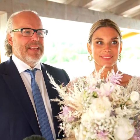 Unter der Haube: Traumhochzeit am Tegernsee: „Unter uns“-Star Claudelle Deckert hat geheiratet