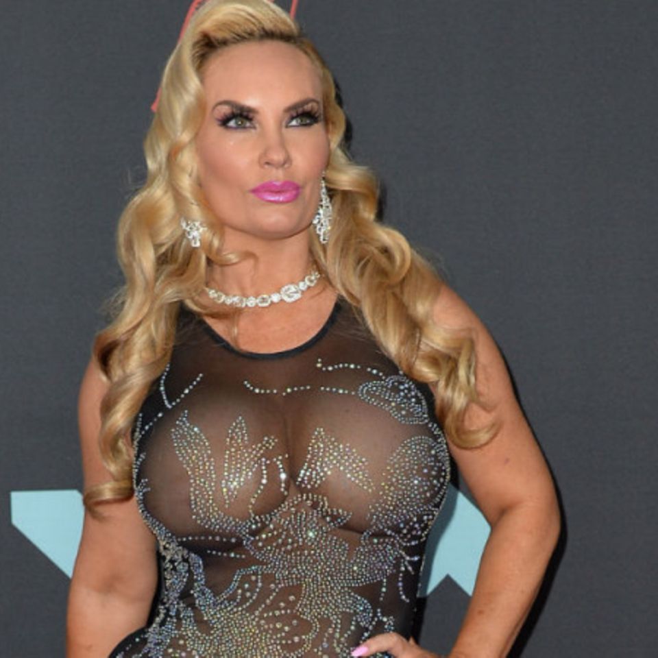 Coco Austin: Kritik, weil sie ihre Tochter noch immer stillt