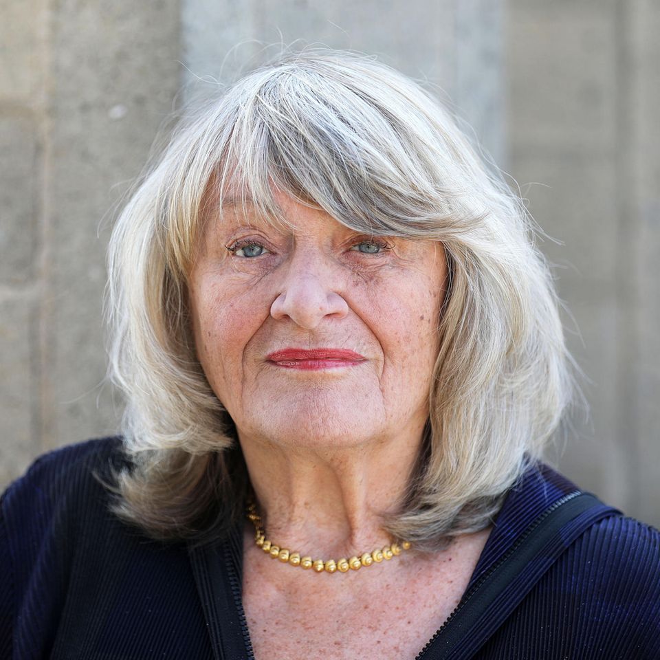 Alice Schwarzer ist Journalistin, Publizistin und Gründerin, sowie Herausgeberin der Frauenzeitschrift "Emma".