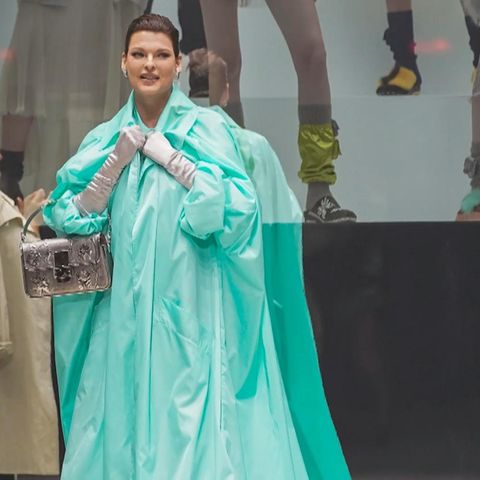 Nach missglückter Schönheits-OP: Wow! Linda Evangelista feiert Laufsteg-Comeback