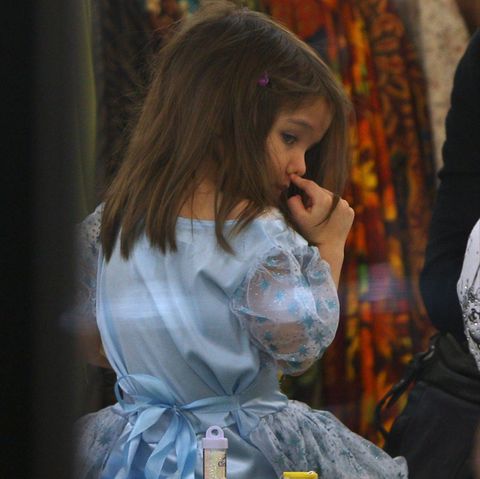 Suri: Luxus-Kleid und Diamanten