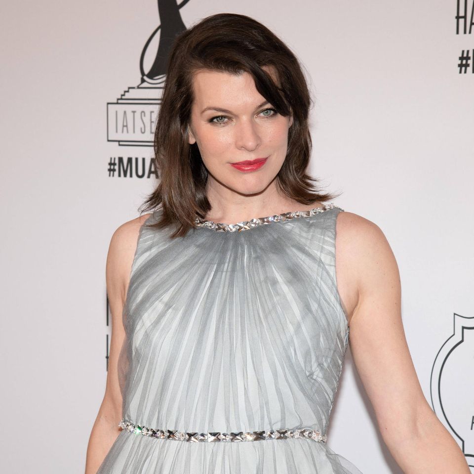 19 February 2022 - Los Angeles, California - Milla Jovovich. 9th Annual Make-Up Artists & Hair Stylists Guild Awards. Photo Cre…