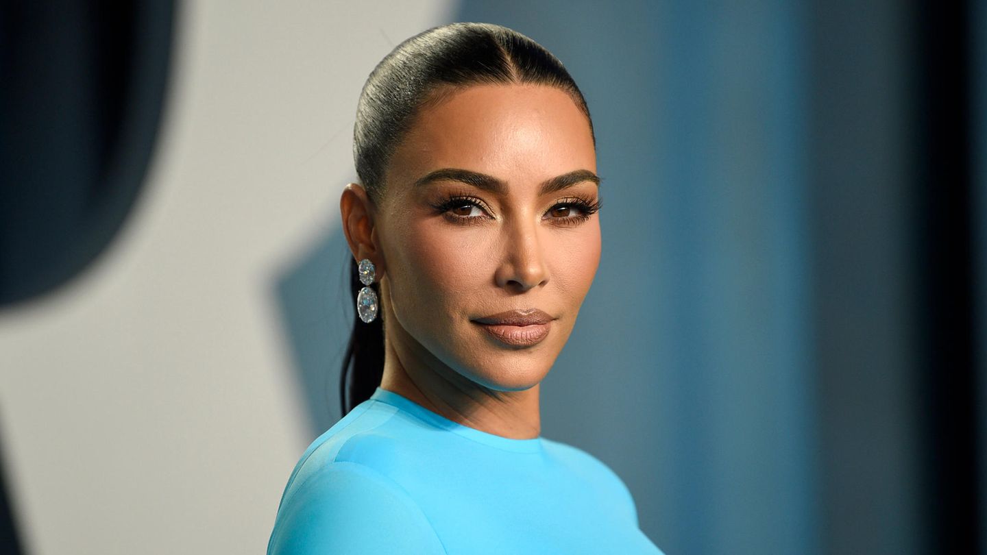 Kim Kardashian Teilt Geburtstagsfotos Psalm Wird Seinem Bruder Immer ähnlicher 