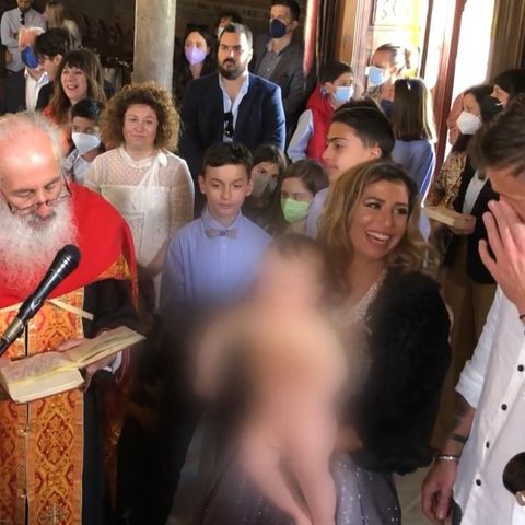 Erste Bilder: Eva Benetatou und Chris zusammen bei der Taufe ihres Sohnes in Griechenland