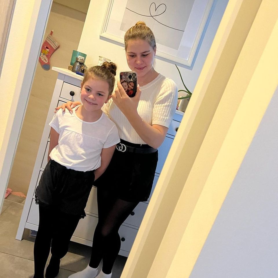 Sylvana Wollny mit ihrer ältesten Tochter Celina-Sophie im Mini-me-Look.