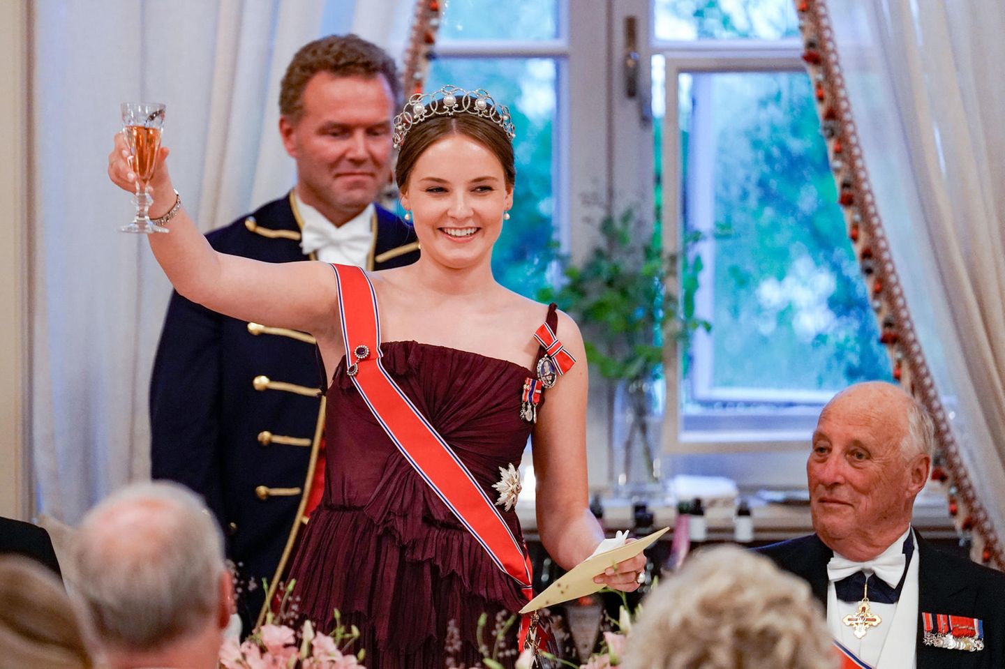 17.06.2022, Norwegen, Oslo: Norwegens Prinzessin Ingrid Alexandra hält eine Rede während eines Galadinners anlässlich der Feier…