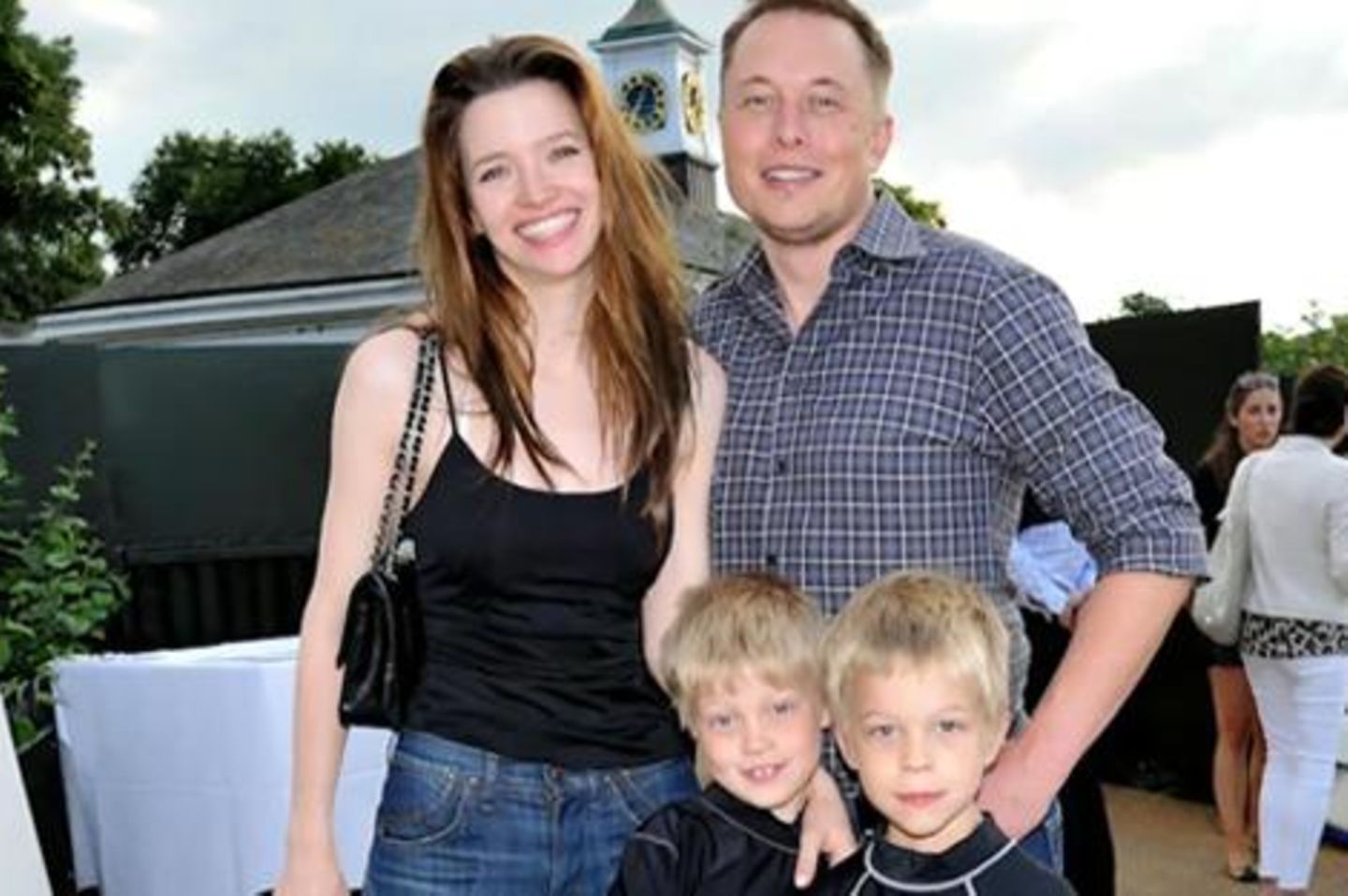 Elon Musk mit seiner Ex-Frau Justine und en Zwillingen Xavier und Griffin. Xavier möchte jetzt Vivian Jenna Wilson heißen.
