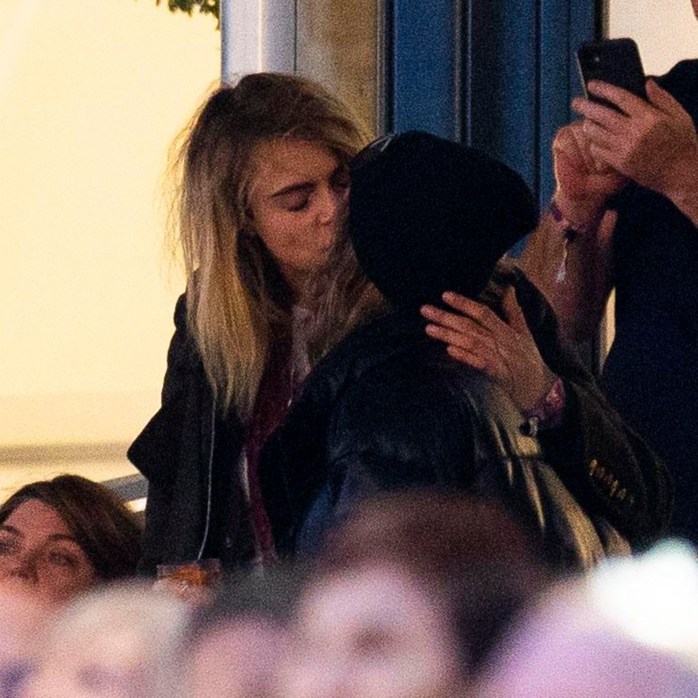 Cara Delevingne: Heiße Küsse mit neuer Freundin bei Adele-Konzert, حجم الصورة 1440x1440