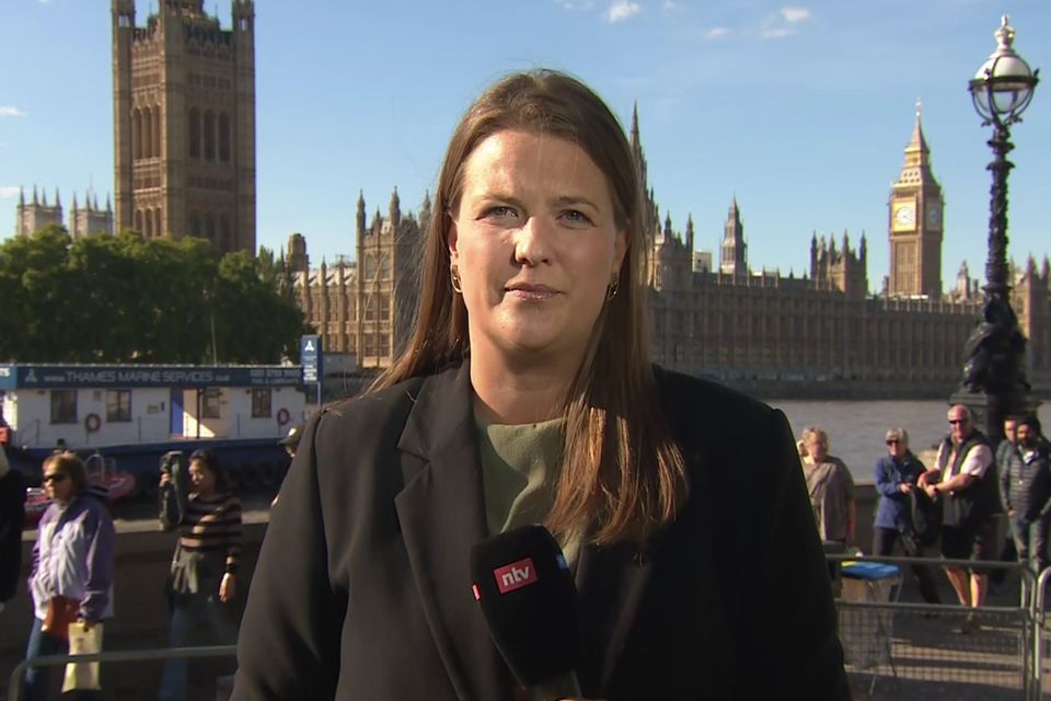 RTL-Reporterin Sarina Sprengelmeyer berichtet über die Trauerfeierlichkeiten für die Queen aus London.