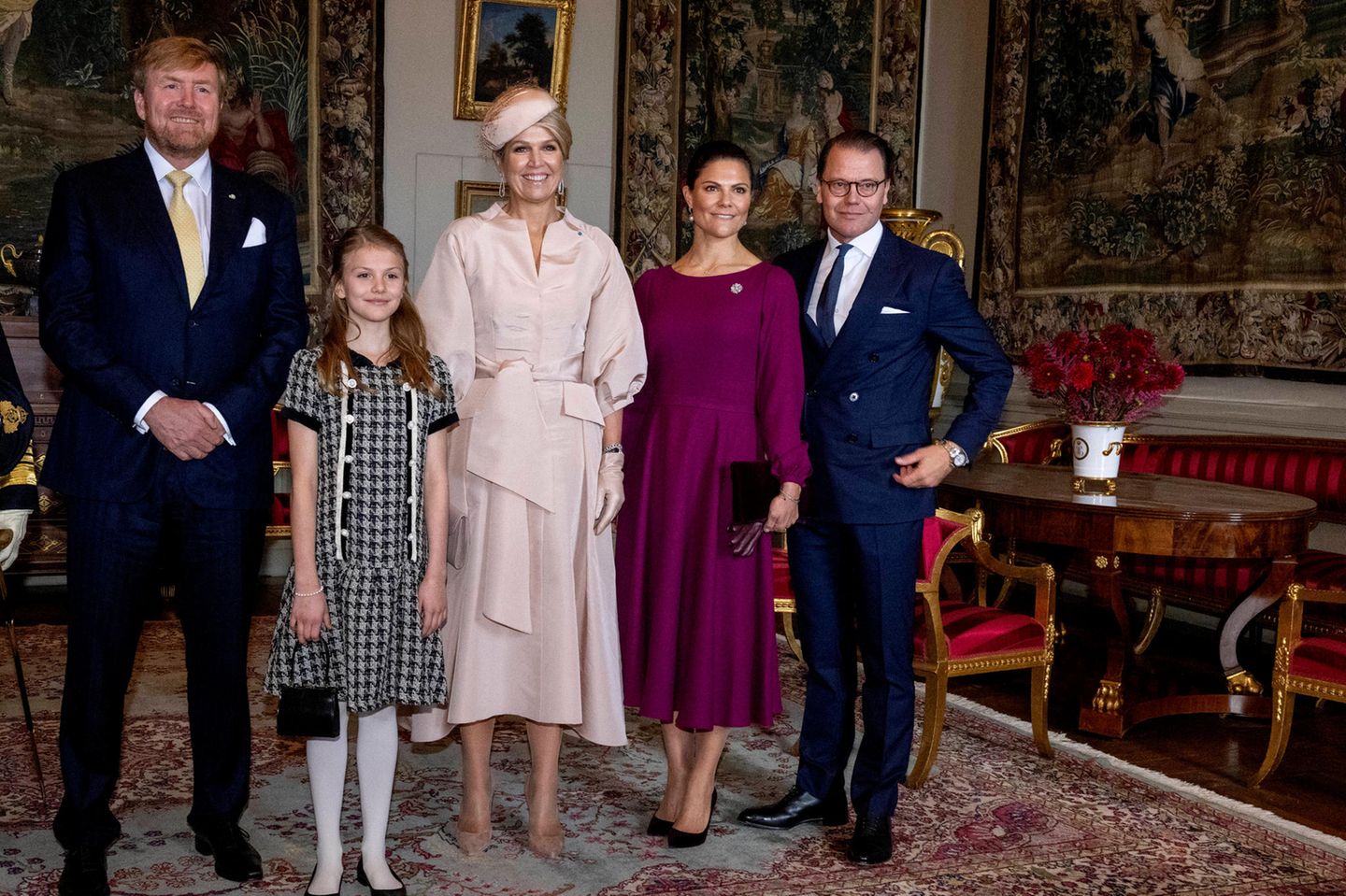 Prinzessin Estelle zwischen dem niederländischen Königspaar