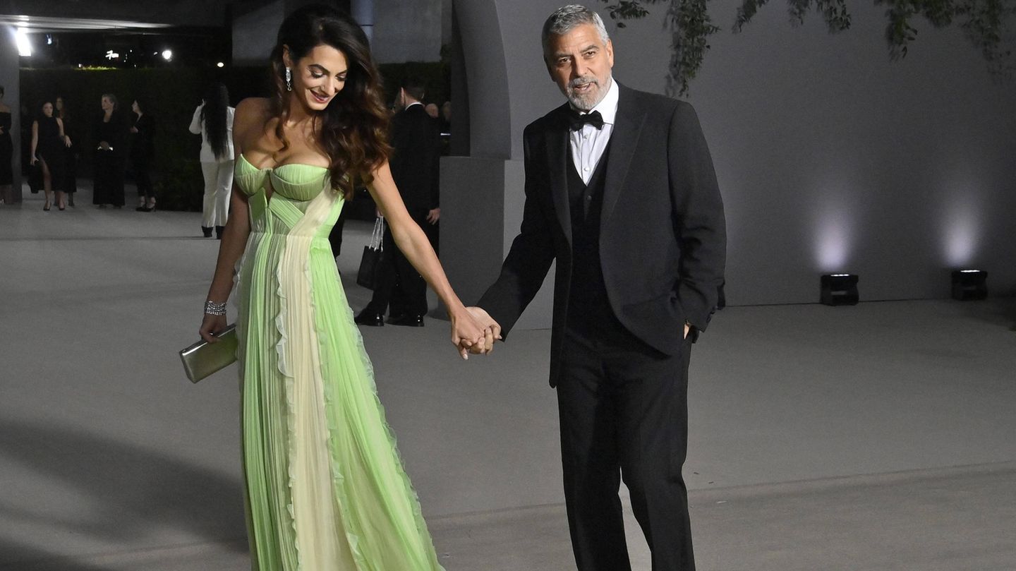 George & Amal Clooney: Glamour-Auftritt Für Besondere Freundin