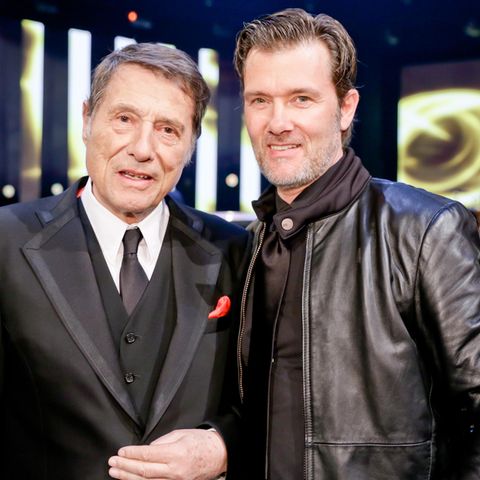 Als Sohn von Sänger Udo Jürgens hatte es John Jürgens nicht immer leicht. Dass sein berühmter Vater so selten zu Hause war, hab…