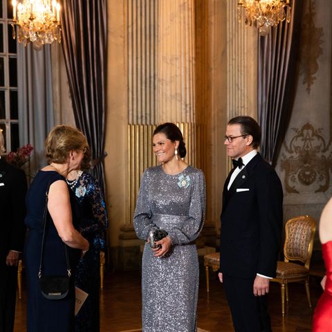 Stuckdecken, XXL-Kronleuchter & viel Gold: Schwedische Royals geben seltene Einblicke in ihr Schloss