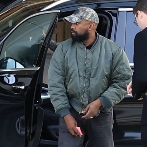 Wer ist die Blondine an seiner Seite?: Lebenszeichen! Kanye "Ye" West  in Beverly Hills aufgetaucht