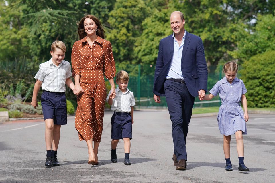 Prinz George, Prinzessin Kate, Prinz Louis, Prinz William & Prinzessin Charlotte.