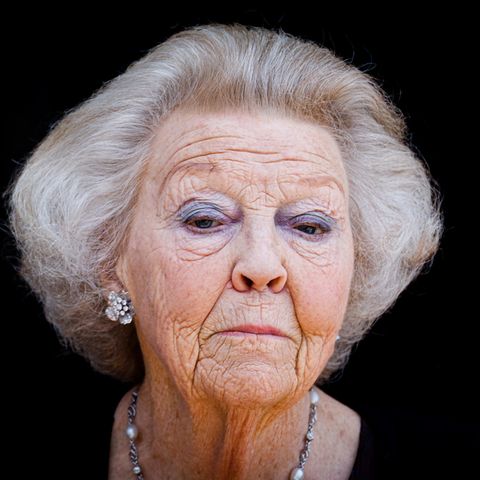 Einige Niederländer hatten sich schon gesorgt: Skiunfall! Darum fehlte Prinzessin Beatrix (85) beim letzten Auftritt der Familie