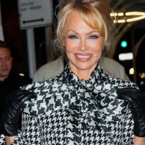 Pamela Anderson: Küsschen gegen Gesetzesänderungen