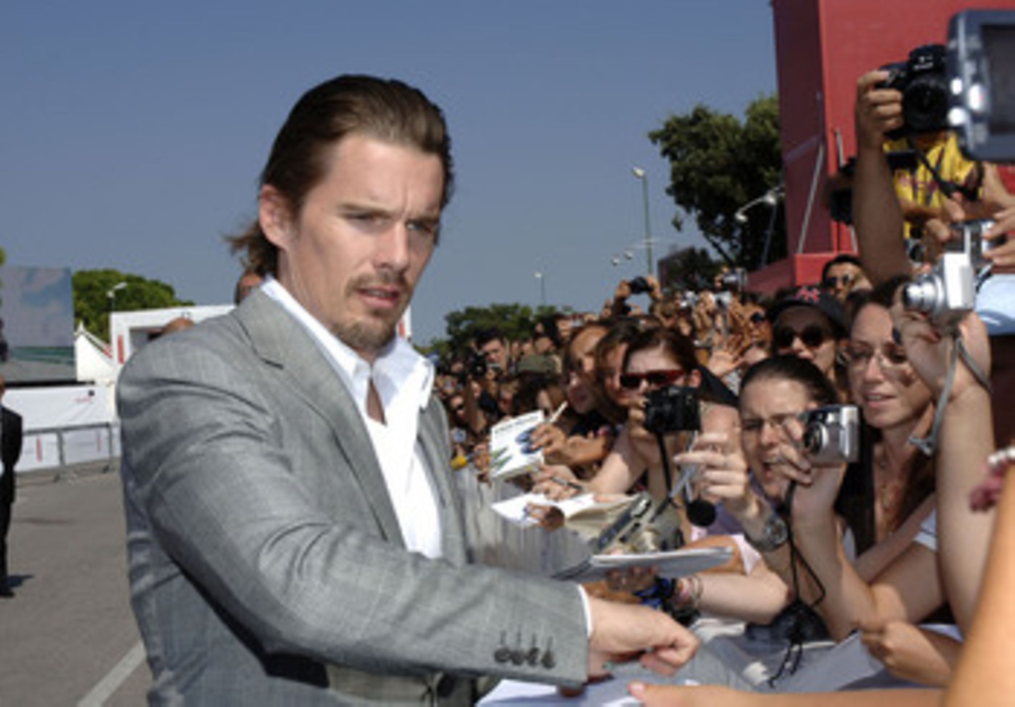 Findet Komplizierte Frauen Sexy Ethan Hawke