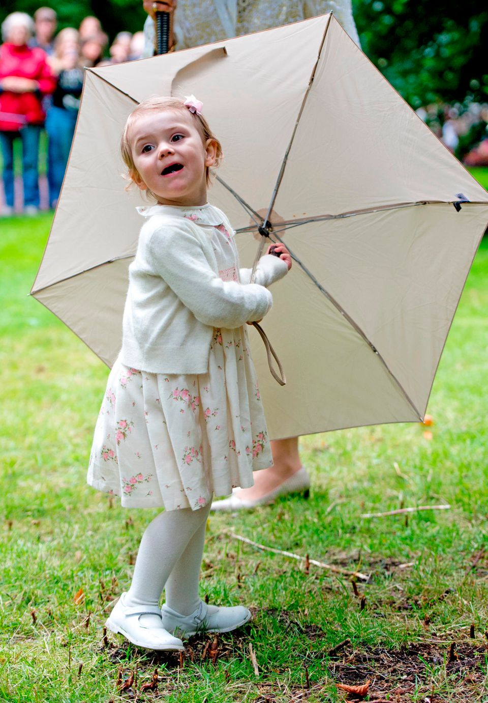 Prinzessin Estelle und Prinz Oscar von Schweden offizielle Fotos