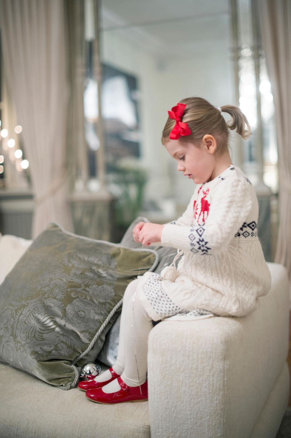 Prinzessin Estelle und Prinz Oscar von Schweden offizielle Fotos